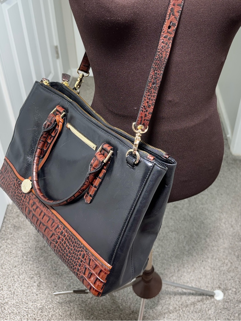 Brahmin Black Leather Satchel Shoulder Bag Brown Croc Embossed Trim Purse - Picture 3 of 16